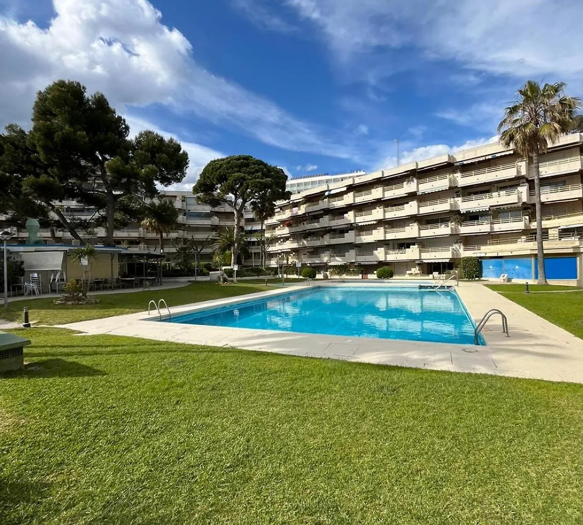 For A Stay Playamero Salou
